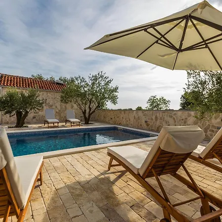 Modern Escape With Private Pool Sauna Game Bbq Near *