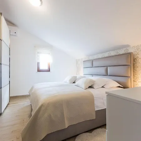 Modern Escape With Private Pool Sauna Game Bbq Near Zadar