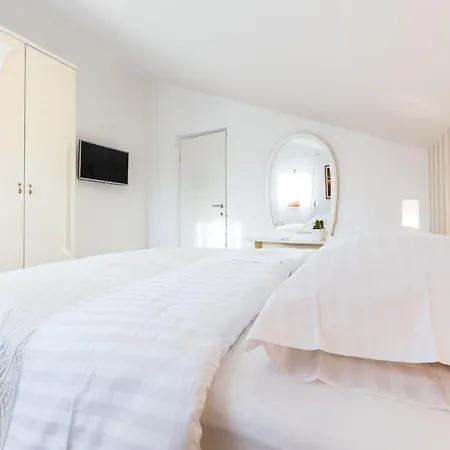 Modern Escape With Private Pool Sauna Game Bbq Near *