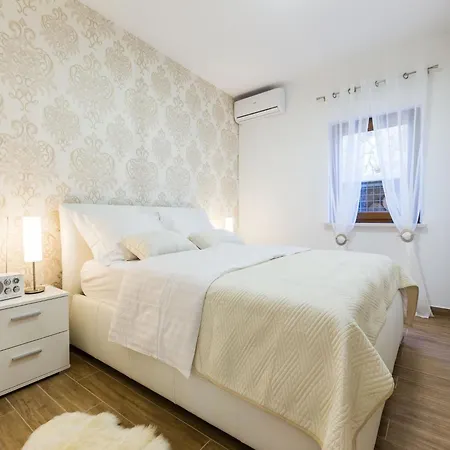 Villa Modern Escape With Private Pool Sauna Game Bbq Near