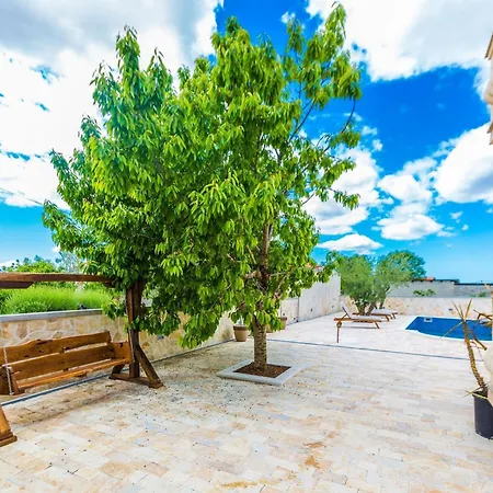 Modern Escape With Private Pool Sauna Game Bbq Near