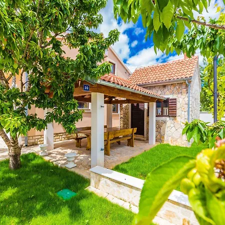Modern Escape With Private Pool Sauna Game Bbq Near Villa *